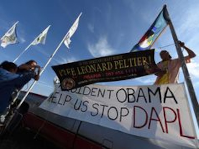 Protesta violenta contra oleoducto en Dakota del Norte