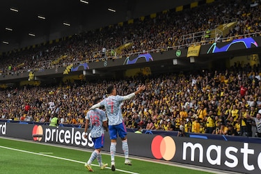 Manchester United pierde 2-1 con Young Boys, pese al gol de Cristiano Ronaldo