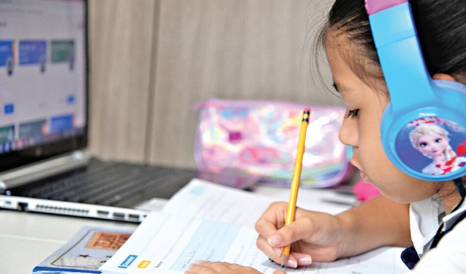 Colegios piden plan de alivio financiero