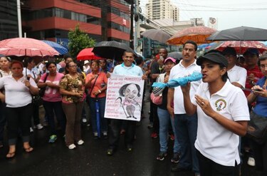 Docentes se reúnen con autoridades del Meduca