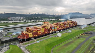 MSC Marie rompe récord y supera al Ever Max en el Canal de Panamá