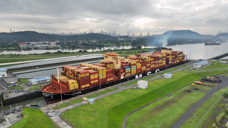 ONU lanza alerta: crisis en canales de Suez y Panamá aumentaría los precios globales