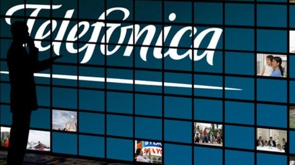 Carlos Slim compra negocios de su rival Telefónica