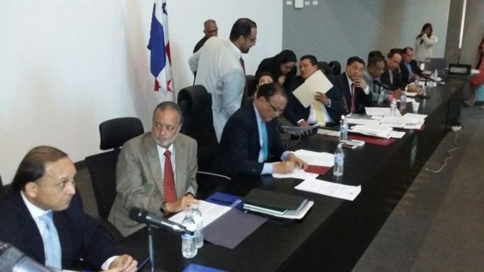 Comisión se declara en sesión permanente por proyecto de reformas electorales