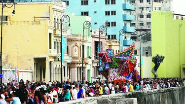ARTE SE TOMA EL malecón DE LA HABANA