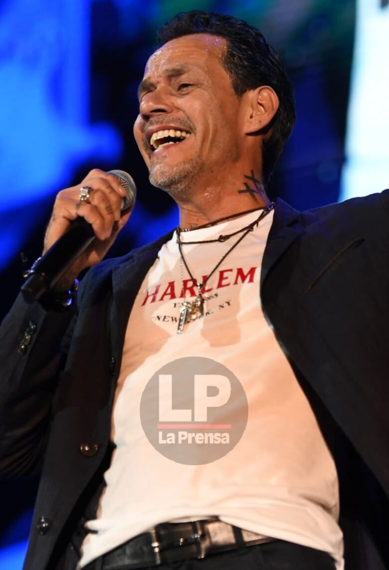 Marc Anthony llegó y le cumplió a su público en el Rommel Fernández