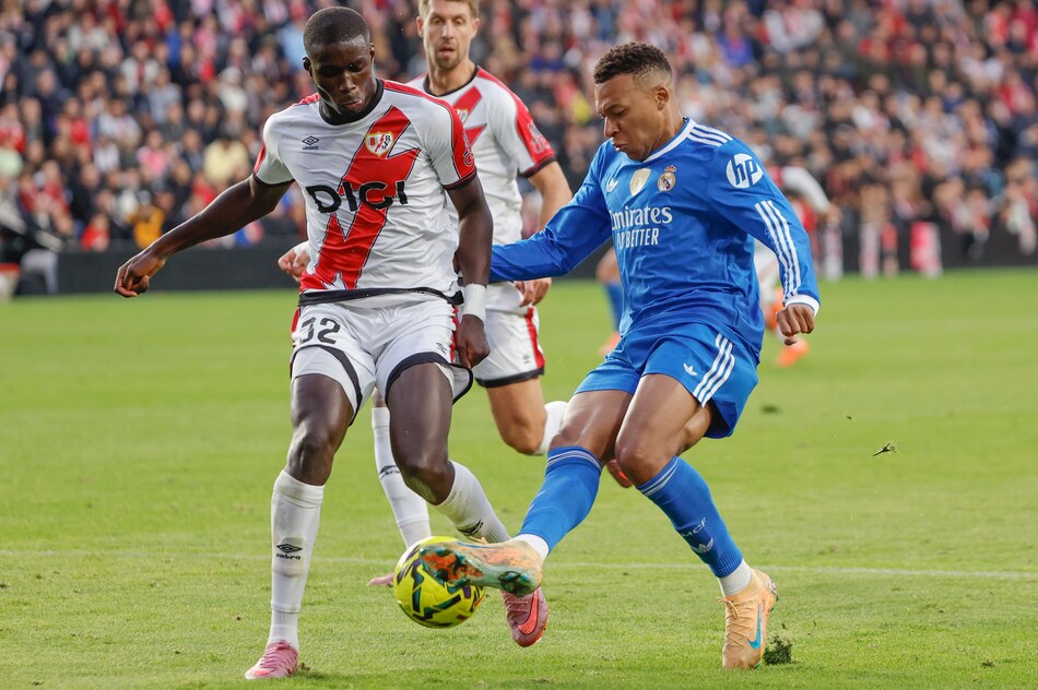 Batalla y el atrevimiento del Rayo frenan al líder Real Madrid