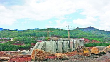 Genisa liquida obreros y pide reanudar obras