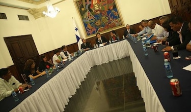 Varela instala la Comisión de alto nivel para el diálogo docente