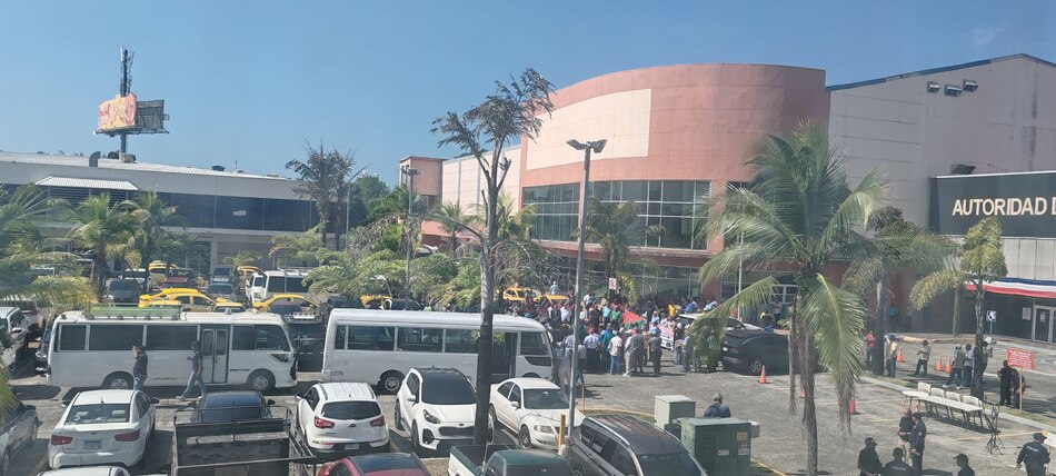 Transportistas exigen regulación de InDrive, Uber y otras plataformas digitales y eliminación de la piratería