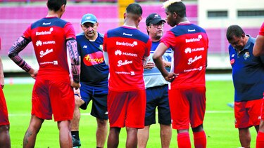 Bolillo saca su posible once
