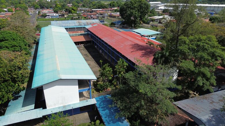 La crisis oculta de las escuelas públicas: estructuras en ruinas y estudiantes en riesgo