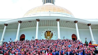Maduro consuma la constituyente
