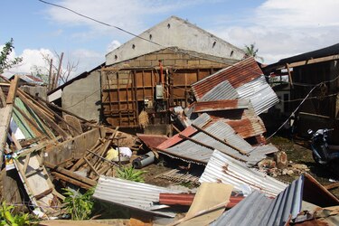 Tifón Phanfone deja 16 muertos y seis desaparecidos en Filipinas
