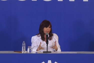 Cristina Fernández hace su primera reaparición pública desde el ataque