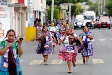 Con carrera de la tortilla honran el alimento básico de los mexicanos