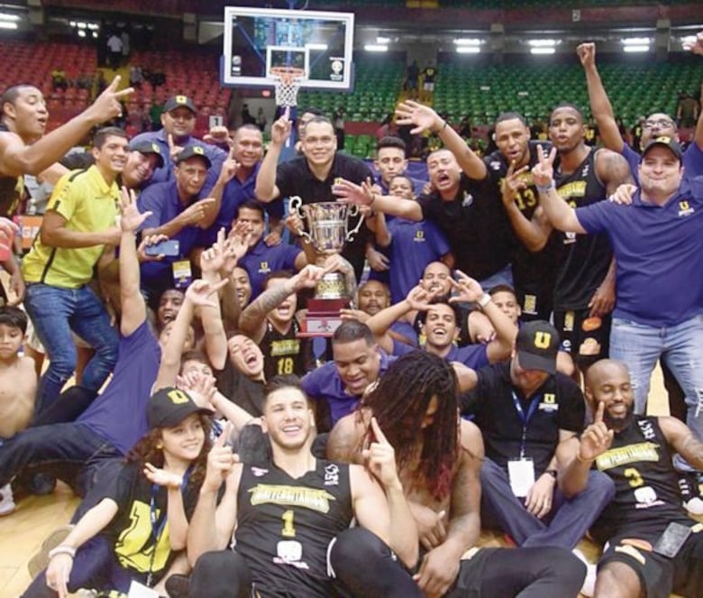 Universitarios, los nuevos monarcas