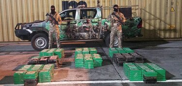 Incautan 2,300 paquetes de presunta cocaína en Colón y Veraguas