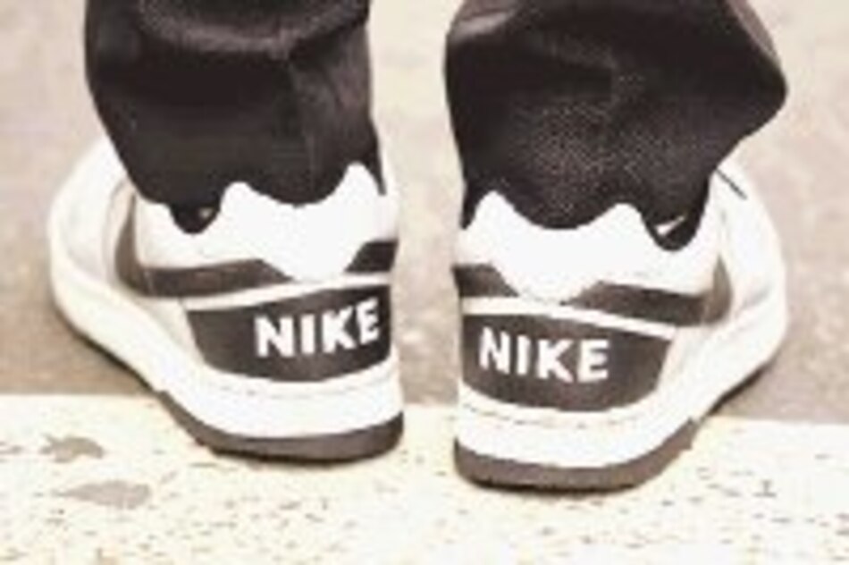 Decomisaron en Cantón 13 mil zapatillas Nike falsas