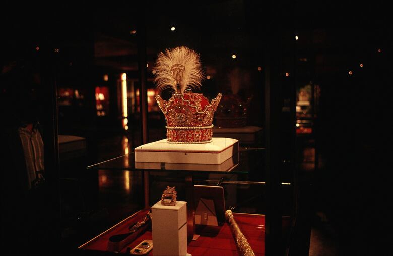 Cinco de los tesoros más bellos del mundo que intentaron robar del Louvre y otros museos