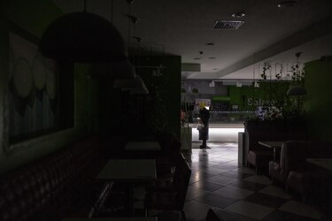 Zelenski: 1.5 millones de personas sin electricidad en Odesa por ataques rusos
