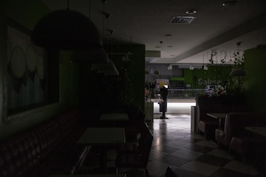 Zelenski: 1.5 millones de personas sin electricidad en Odesa por ataques rusos