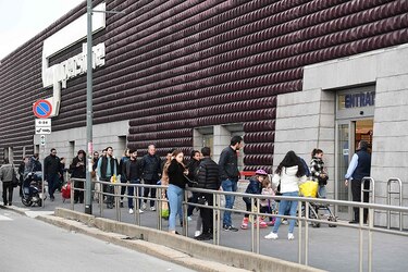 Coronavirus paraliza parte de Italia y derriba mercados bursátiles de Asia