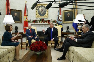 Presidente Trump amenaza con cerrar el gobierno si no hay muro