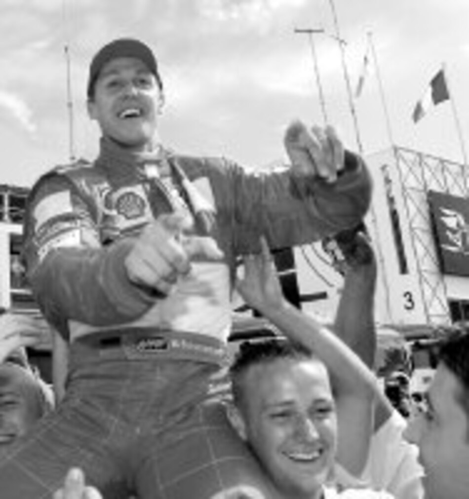 Tifosis italianos ya extrañan a Schumacher