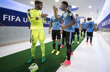 Uruguay y Costa Rica pasan a octavos de final