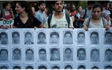 Padres de 43 estudiantes mexicanos siguen en lucha a medio año de trágico crimen