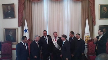 Carlos Lee es juramentado como presidente del Concejo de Panamá