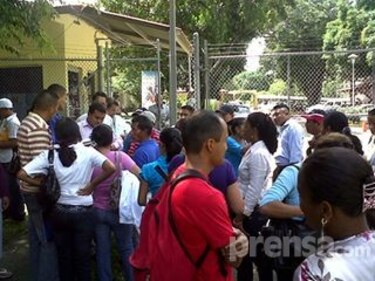 Docentes decidirán en una asamblea si levantan el paro