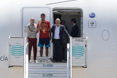La selección española llega a Madrid con la Copa para vivir una fiesta inolvidable