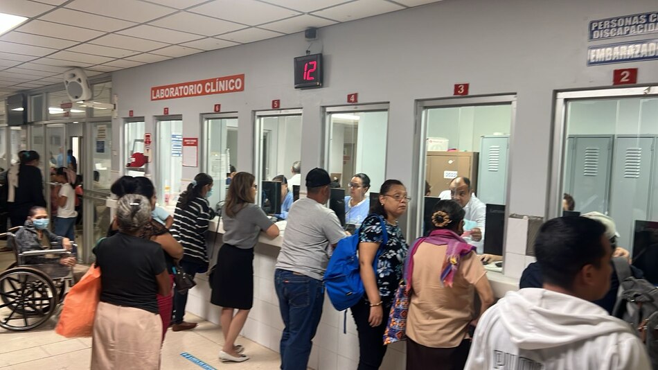 Dino Mon afirma que los servicios médicos en la CSS operan con normalidad