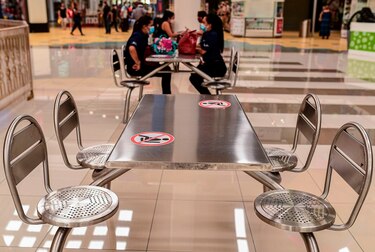 Así fue la reapertura presencial en centros comerciales y restaurantes