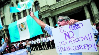 Presión ciudadana tumba decretos