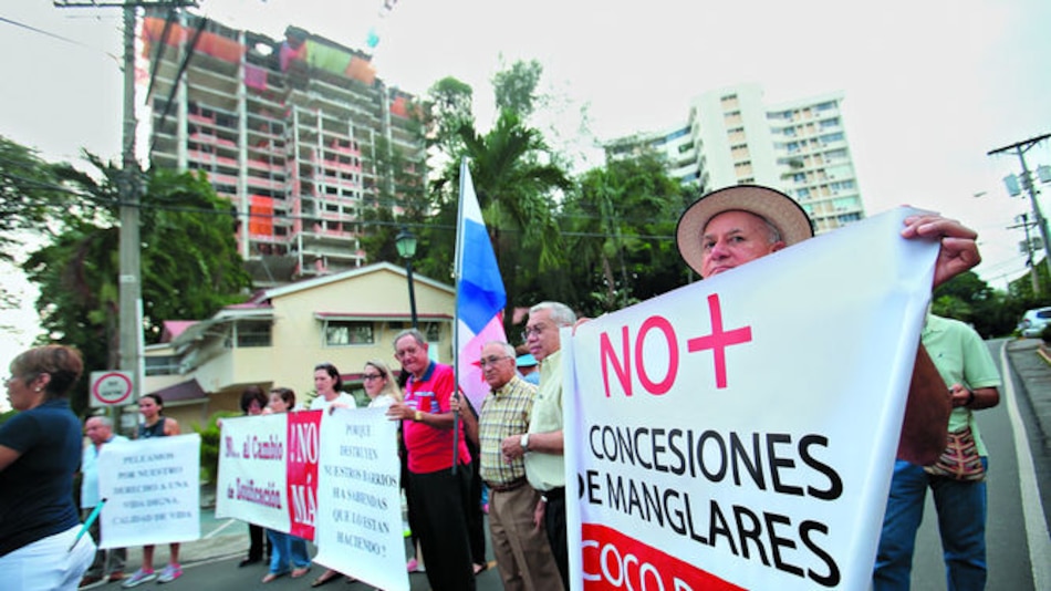 Millonaria demanda a activistas