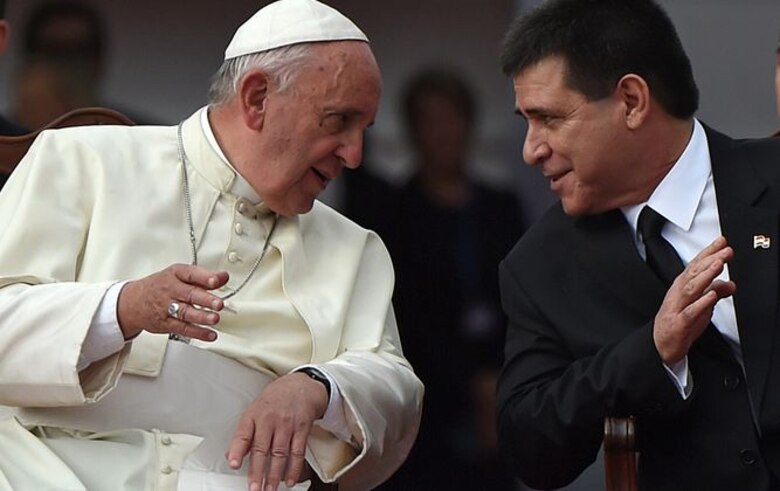 Papa Francisco inicia visita a Paraguay