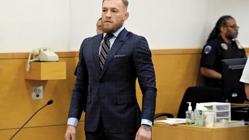 Conor McGregor se presenta ante la corte por caso de trifulca