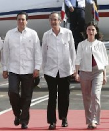 Colom viajó con Torrijos en el avión presidencial
