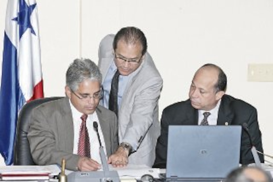 Impuesto sobre la renta pasa primer debate