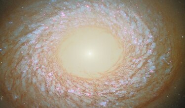 Hubble captura una galaxia desconcertante
