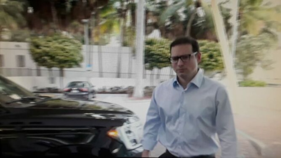 Luis Enrique Martinelli acude a audiencia en la Corte de Inmigración de Miami