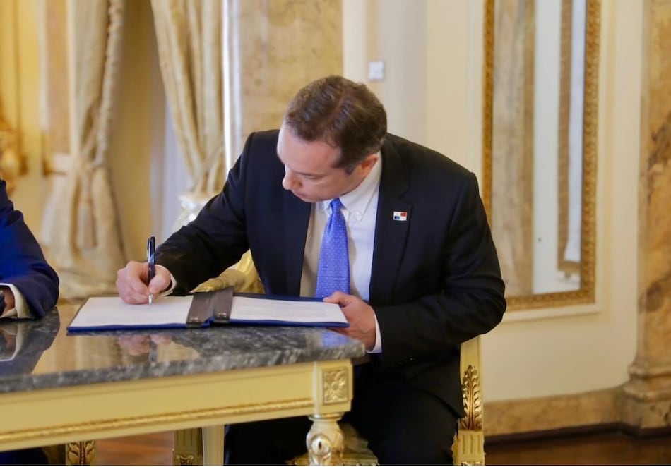 Jorge Rivera Staff toma posesión como ministro de Comercio e Industrias tras la salida de Federico Alfaro