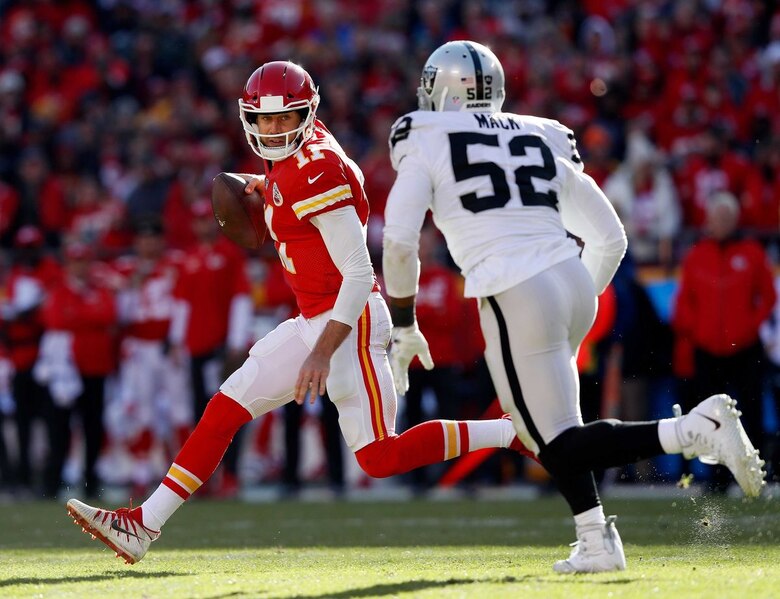 Panthers frenan a los Vikings