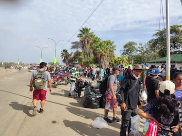 Tras dos semanas, la vida y la solidaridad aún emergen de las grietas del desastre en Venezuela