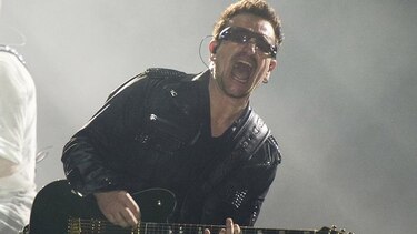 Bono no podría volver a tocar la guitarra tras su accidente