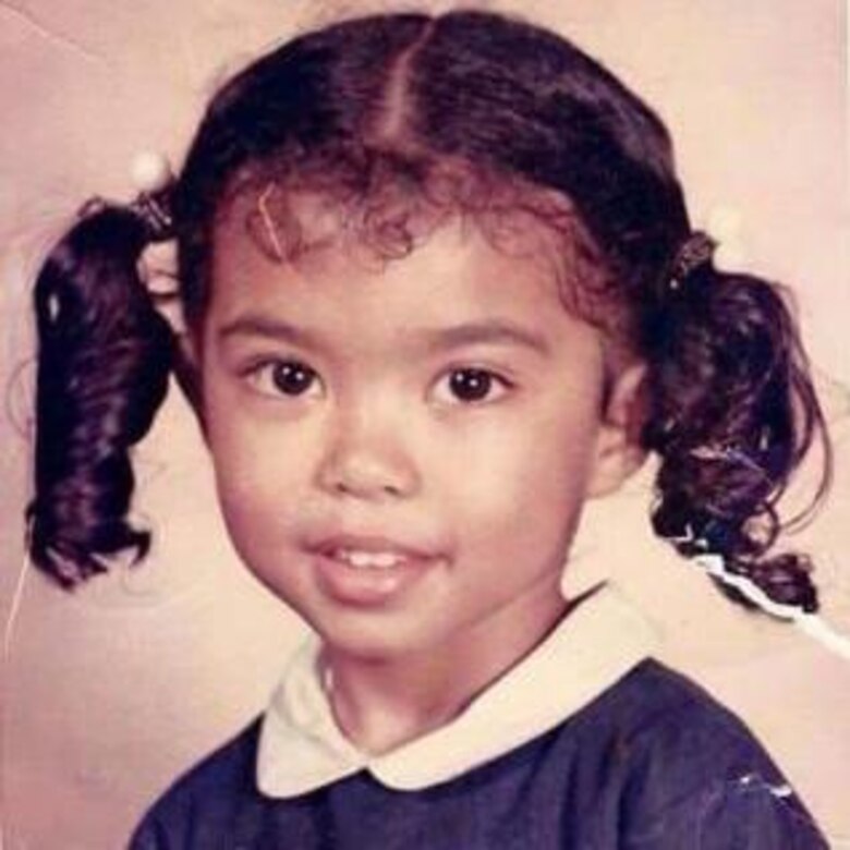 Los miles de adoptados por padres estadounidenses que ahora temen ser deportados a pesar de llevar décadas en Estados Unidos