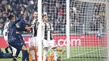 Manchester United se llevó la victoria en el último suspiro